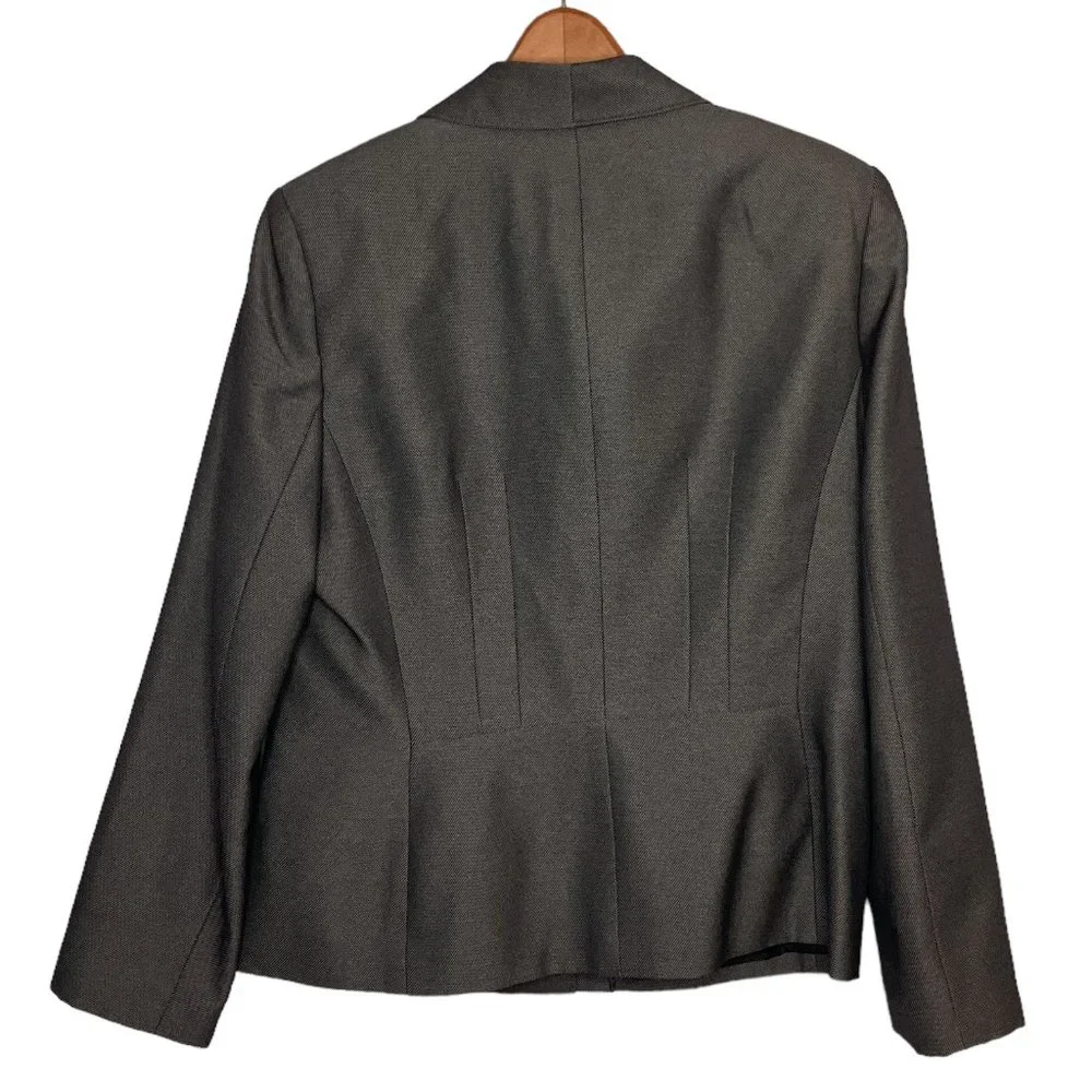 Le Suit brand le
